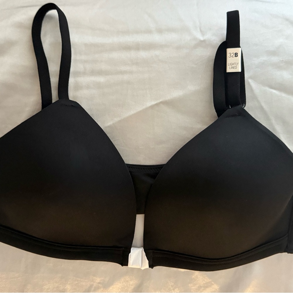 VS PINK Front-Close Lightly Lined Bra
